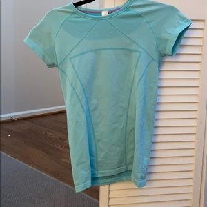 never worn nwot ivivva shirt